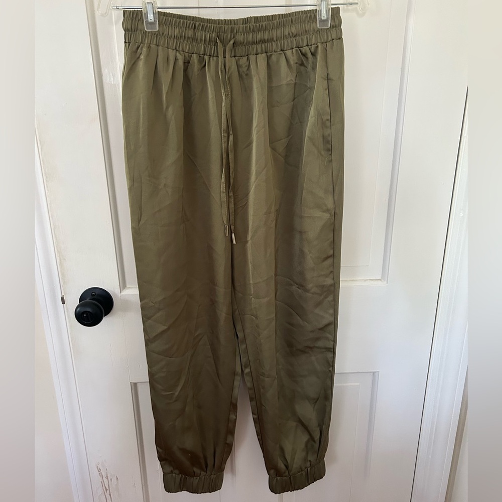 ANTHROPOLOGIE BISHOP + YOUNG OLIVE GREEN “SATIN” JOGGERS SIZE MEDIUM